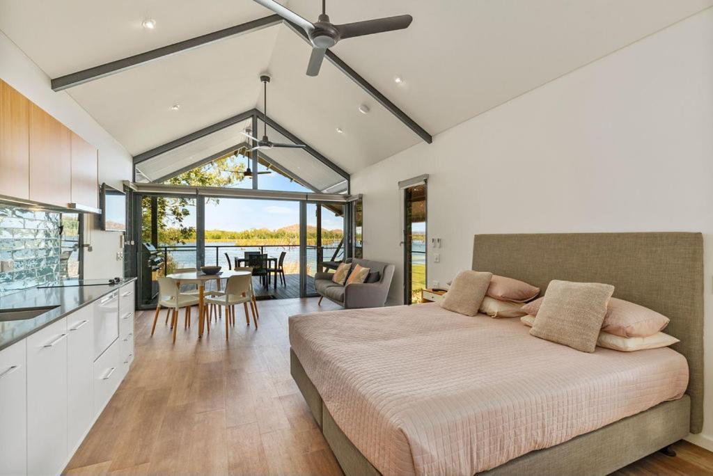 Kimberleyland Waterfront Holiday Park Kununurra Extérieur photo
