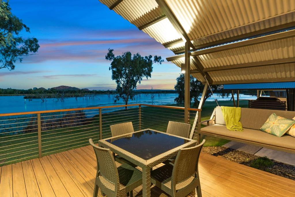 Kimberleyland Waterfront Holiday Park Kununurra Extérieur photo